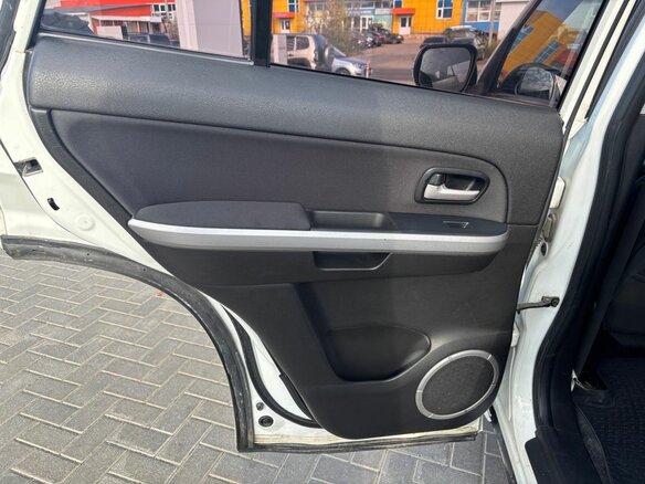 2014 Suzuki Grand Vitara II Рестайлинг 2, белый, 1350000 рублей - вид 16