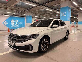 2023 Volkswagen Jetta VII Рестайлинг, белый, 1940000 рублей, вид 1