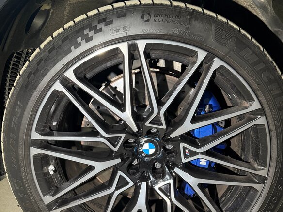 2020 BMW X6 M Competition III (F96), чёрный, 8000000 рублей - вид 25