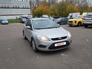 2010 Ford Focus II Рестайлинг, серебристый, 800000 рублей, вид 3
