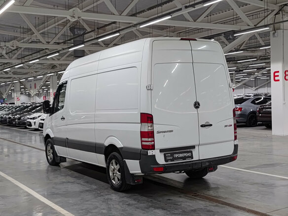 2012 Mercedes-Benz Sprinter, белый, 1899000 рублей - вид 6