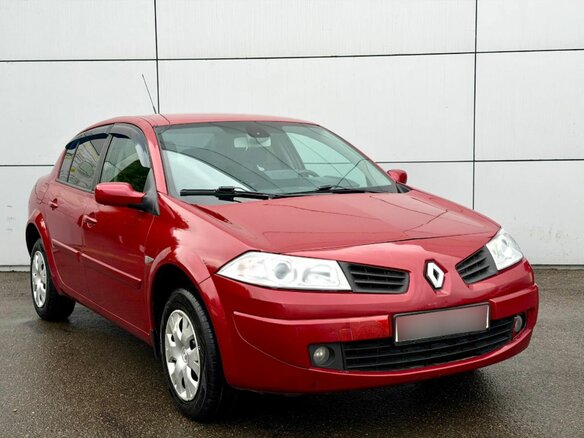 2008 Renault Megane II Рестайлинг, красный - вид 2