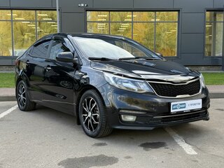 2015 Kia Rio III Рестайлинг, чёрный, 819000 рублей, вид 3