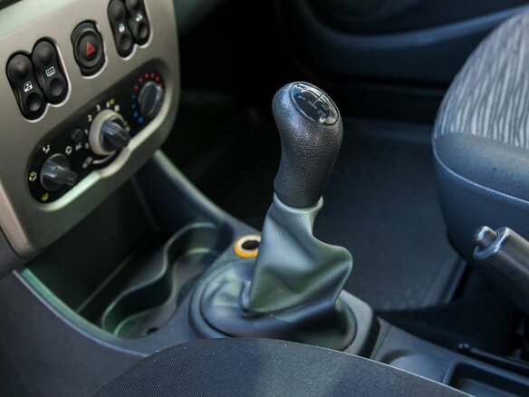 2011 Renault Logan I Рестайлинг, красный - вид 22