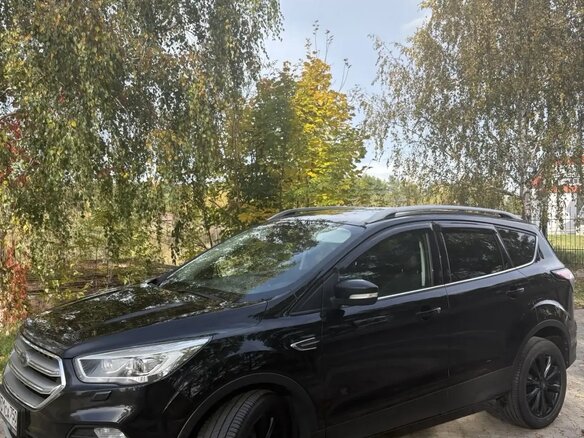 2017 Ford Kuga II Рестайлинг, чёрный, 1900000 рублей - вид 1