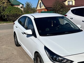 2017 Hyundai Solaris II, белый, 1270000 рублей, вид 2