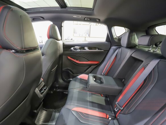 2026 Geely Coolray I Рестайлинг 2, белый, 2975000 рублей - вид 12
