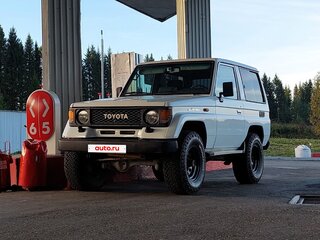 1986 Toyota Land Cruiser 70 Series, белый, 1745000 рублей, вид 1