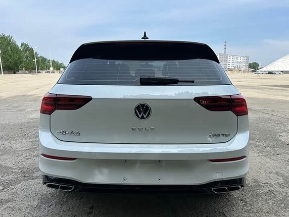 2023 Volkswagen Golf VIII, белый, 2100000 рублей - вид 4