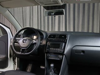 2017 Volkswagen Polo V Рестайлинг, белый, 999000 рублей, вид 5
