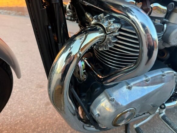 2018 Triumph Bonneville T120, пурпурный, 1000000 рублей - вид 9