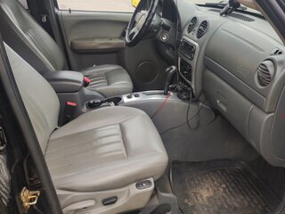 2007 Jeep Cherokee III (KJ) Рестайлинг, чёрный, 820000 рублей, вид 3