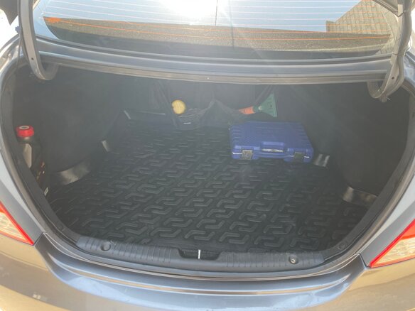 2011 Hyundai Solaris I, серый, 700000 рублей - вид 2