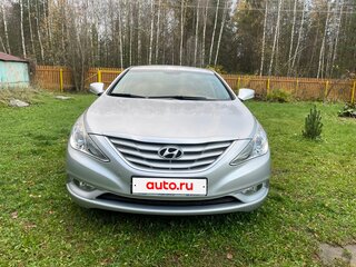 2011 Hyundai Sonata VI (YF), серебристый, 840000 рублей, вид 1