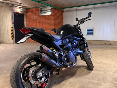 2021 Ducati Monster 937, чёрный, 999999 рублей, вид 2