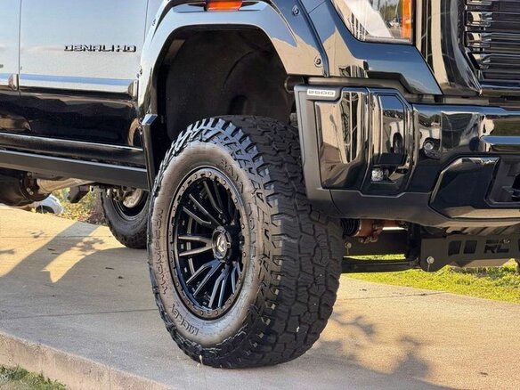 2026 GMC Sierra, чёрный - вид 3