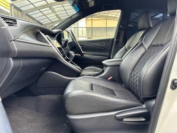 2017 Toyota Harrier III (XU60), белый, 2100000 рублей - вид 19