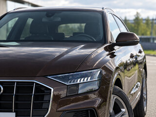 2019 Audi Q8 55 TFSI I (4M), коричневый, 5398720 рублей, вид 2