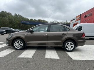 2016 Volkswagen Polo V Рестайлинг, коричневый, 1090000 рублей, вид 4