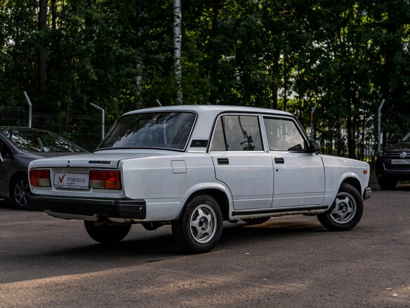 2007 Lada (ВАЗ) 2107, белый - вид 1
