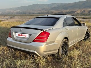 2006 Mercedes-Benz S-Класс 550 V (W221), серебристый, 1000000 рублей, вид 3