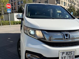 2016 Honda Stepwgn Spada V, белый, 1780000 рублей, вид 3