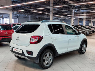 2021 Renault Sandero Stepway II Рестайлинг, белый, 1257000 рублей, вид 3