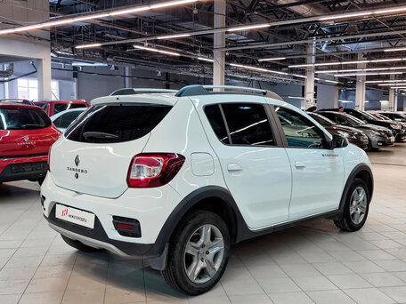 2021 Renault Sandero Stepway II Рестайлинг, белый, 1257000 рублей, вид 3