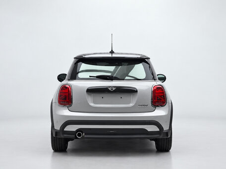 2022 Mini Hatch Cooper III (F55/F56) Рестайлинг 2, серебристый, 1860000 рублей, вид 4