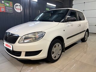 2011 Skoda Fabia II Рестайлинг, белый, 480000 рублей, вид 1
