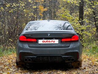 2022 BMW 5 серии M550i xDrive VII (G30/G31/G38) Рестайлинг, серый, 8300000 рублей, вид 5