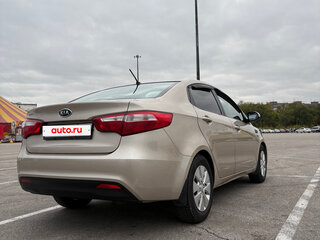 2012 Kia Rio 5-speed III, бежевый, 640000 рублей, вид 4