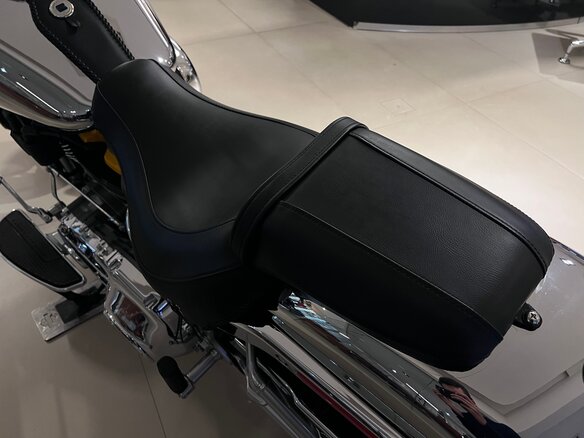 2025 Harley-Davidson Fat Boy, серебристый, 5300000 рублей - вид 9