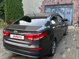 2015 Kia Rio III Рестайлинг, коричневый, 750000 рублей, вид 3