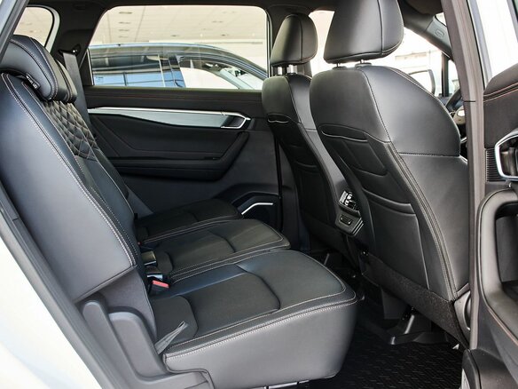 2026 Geely Okavango I Рестайлинг, белый, 4085990 рублей - вид 5