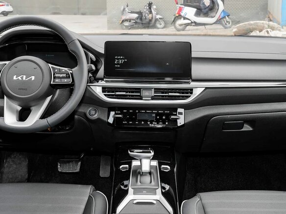 2026 Kia K3 II (China Market) Рестайлинг, белый, 2270700 рублей - вид 15