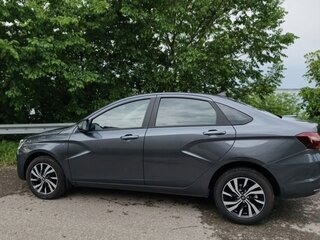 2025 Lada (ВАЗ) Vesta I Рестайлинг (NG), серый, 1600000 рублей, вид 2