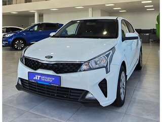 2020 Kia Rio IV Рестайлинг, белый, 1799000 рублей, вид 3