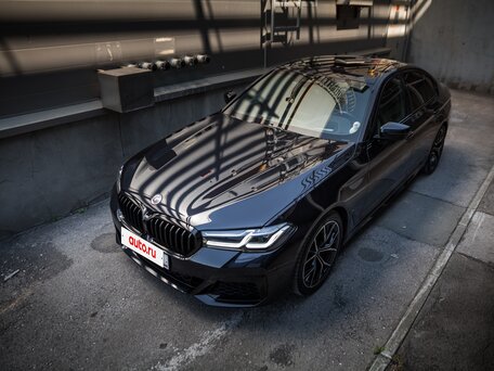 2022 BMW 5 серии 530i xDrive VII (G30/G31/G38) Рестайлинг, чёрный, 5850000 рублей, вид 1