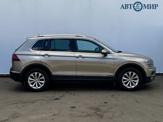 2017 Volkswagen Tiguan II, бежевый, 2200000 рублей, вид 4