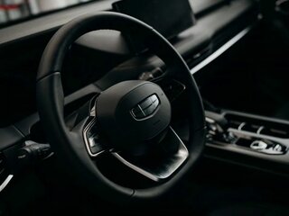 2026 Geely Okavango I Рестайлинг, серый, 4049990 рублей, вид 5