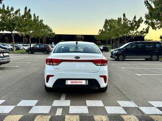 2017 Kia Rio IV, белый, 950000 рублей, вид 4