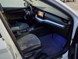 2021 Skoda Octavia IV (A8), белый, 2000000 рублей, вид 2