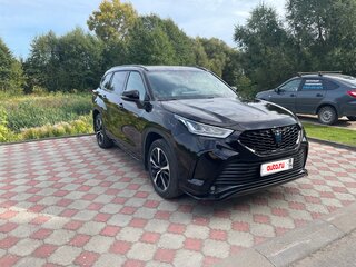 2021 Toyota Crown Kluger, чёрный, 4550000 рублей, вид 5