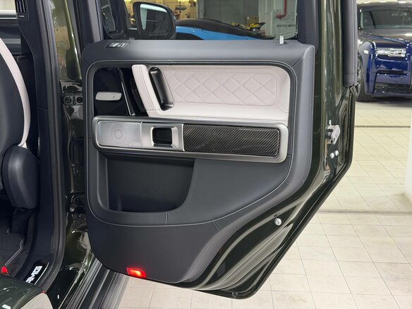 2026 Mercedes-Benz G-Класс AMG 63 AMG II (W465) Рестайлинг, зелёный, 34700000 рублей - вид 13