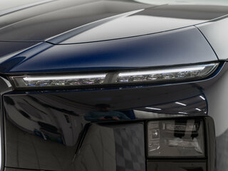 2026 BMW 7 серии 740 xDrive VII (G70) Рестайлинг, чёрный, 24190000 рублей, вид 3