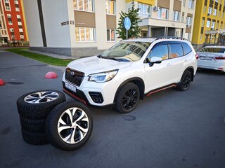 2021 Subaru Forester V, белый, 3700000 рублей, вид 1