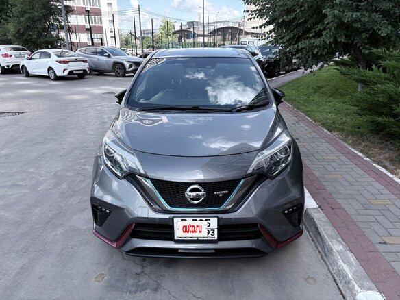 2018 Nissan Note Nismo S e-Power II Рестайлинг, серый, 1600000 рублей - вид 2