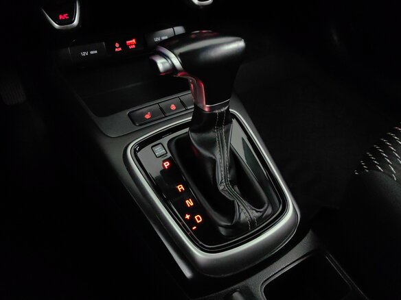 2018 Kia Rio IV, белый, 1121000 рублей - вид 16