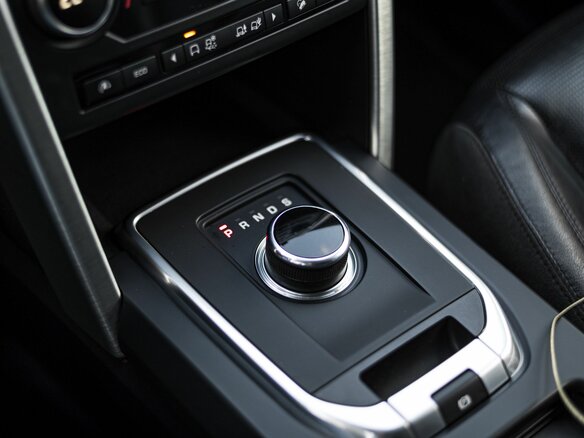 2016 Land Rover Discovery Sport I, серебристый, 1770000 рублей - вид 10